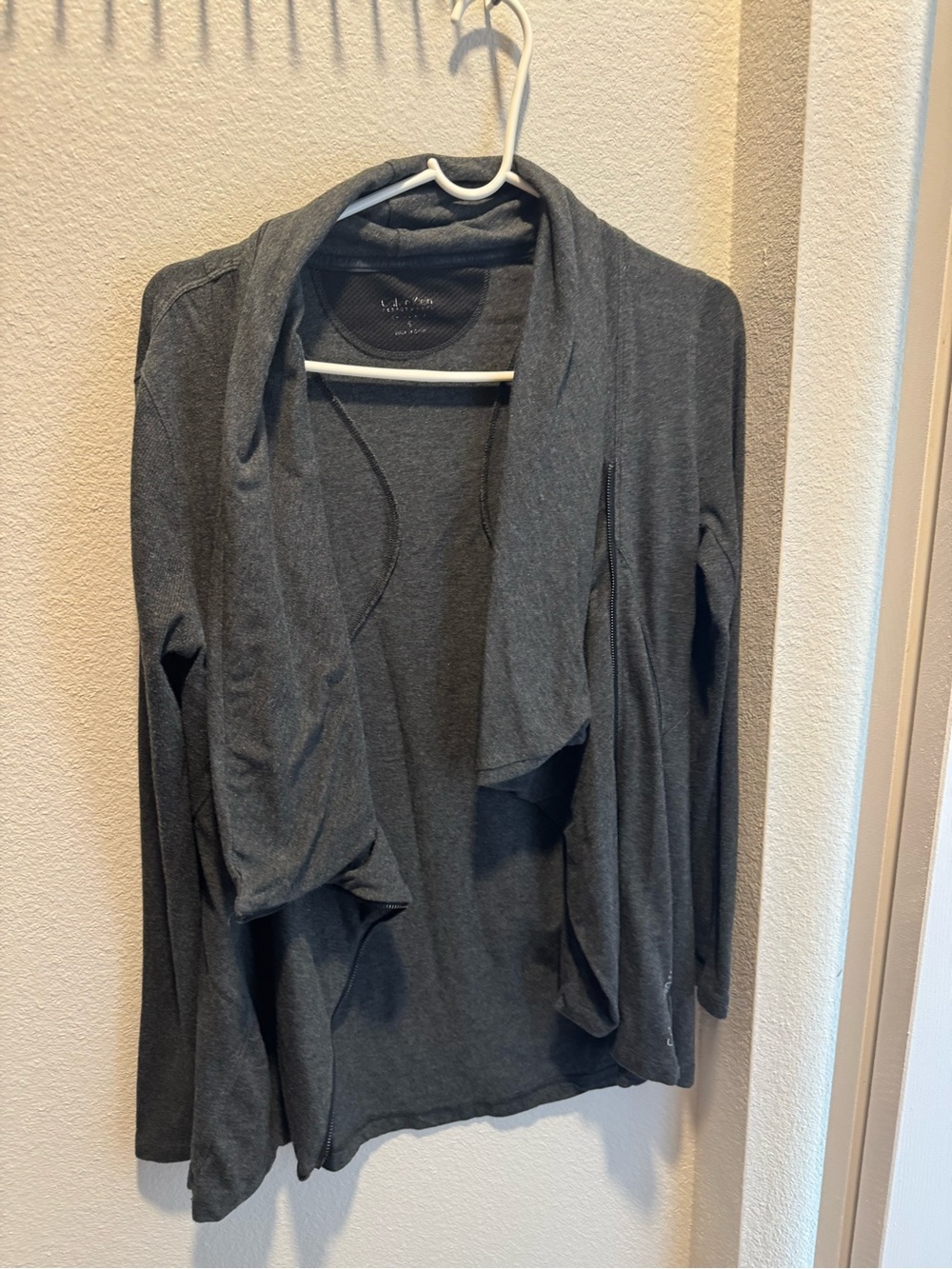 Cardigan - Picture 2 of 5